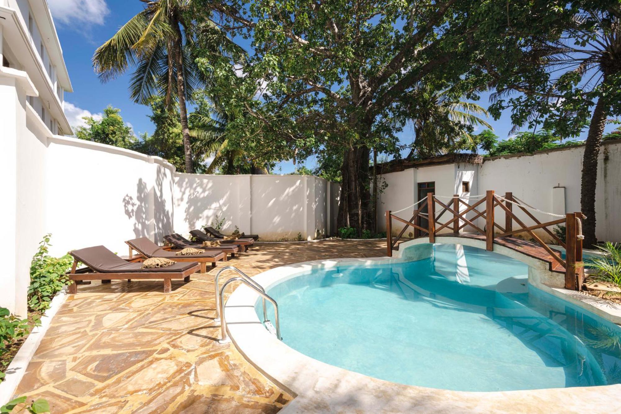 גאמביאני Tasneem Islamic Luxury Suites מראה חיצוני תמונה