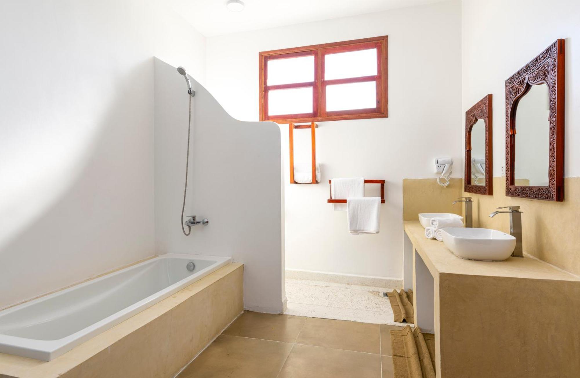 גאמביאני Tasneem Islamic Luxury Suites מראה חיצוני תמונה