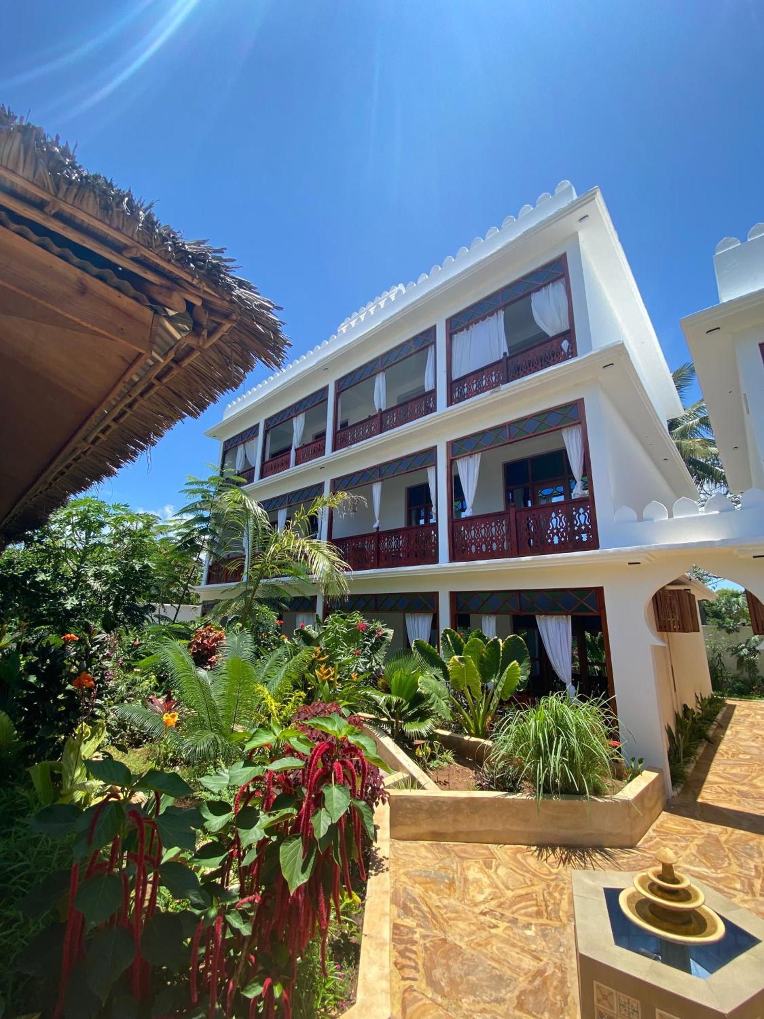 גאמביאני Tasneem Islamic Luxury Suites מראה חיצוני תמונה